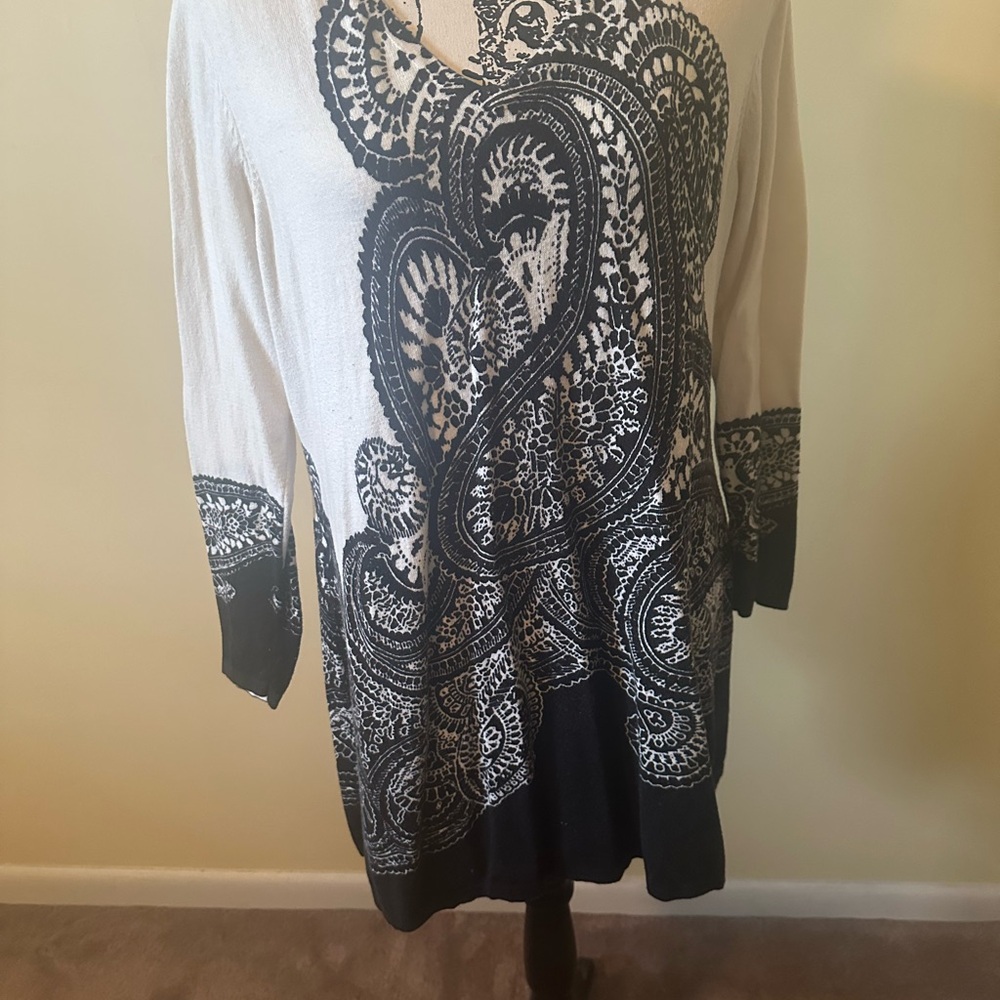 Chico’s Black and White Tunic